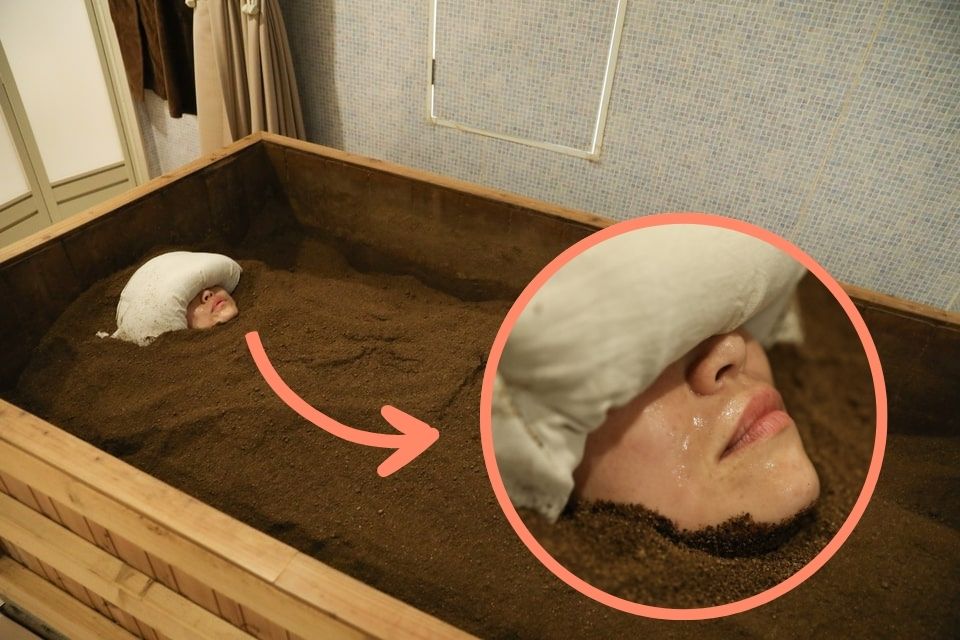 目元パックの様子