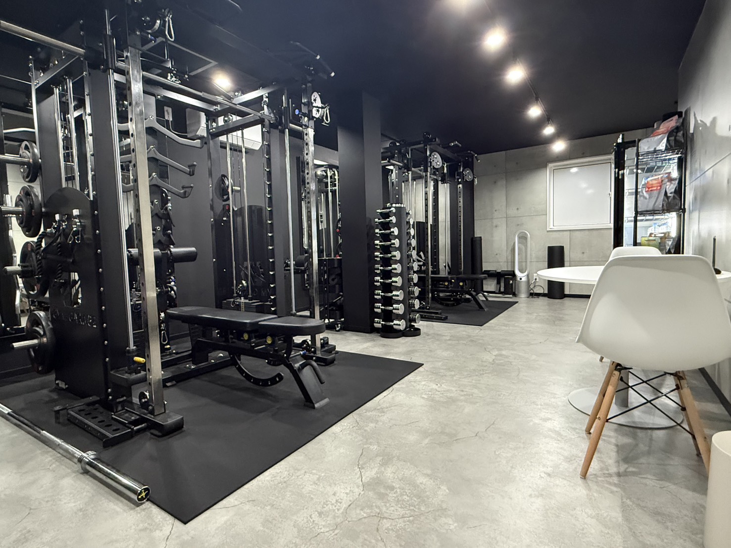 THE PERSONAL GYM 大宮店のジム内の写真