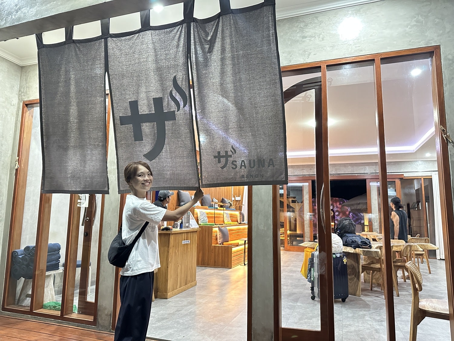 ザ SAUNA RENONに入店