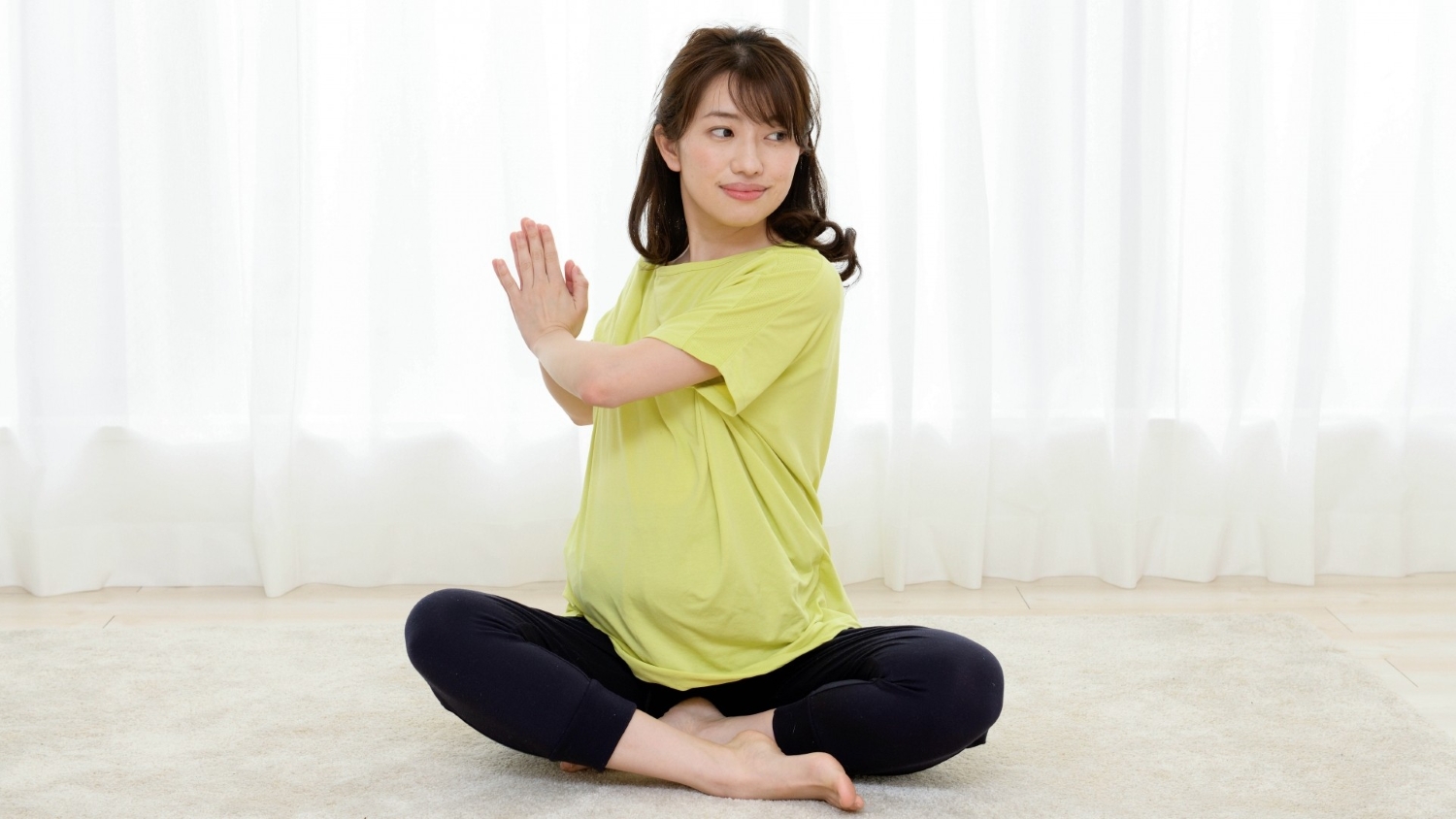 上体ひねりストレッチ