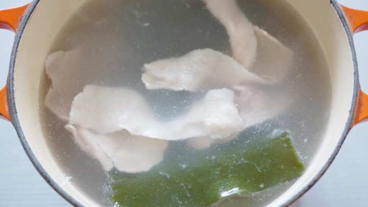 昆布だしの汁物